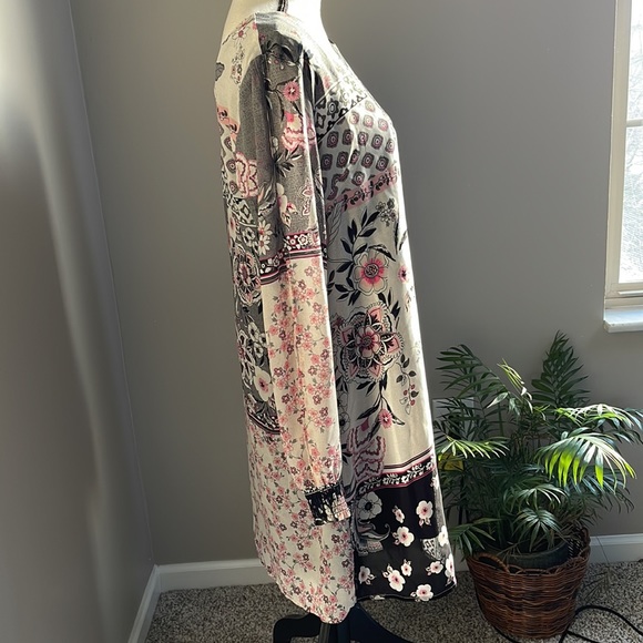 Maurices  Pink & Black and Gray Floral Slit Sleeve Shift Dress   Size M - Picture 3 of 16